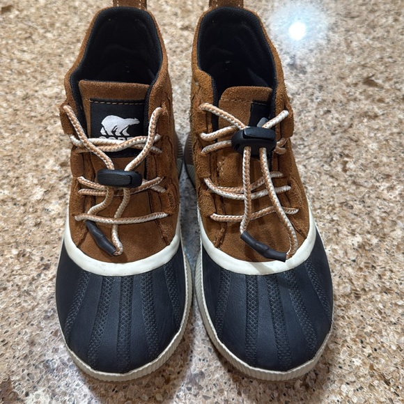 Kids Sorel boots - Picture 2 of 3